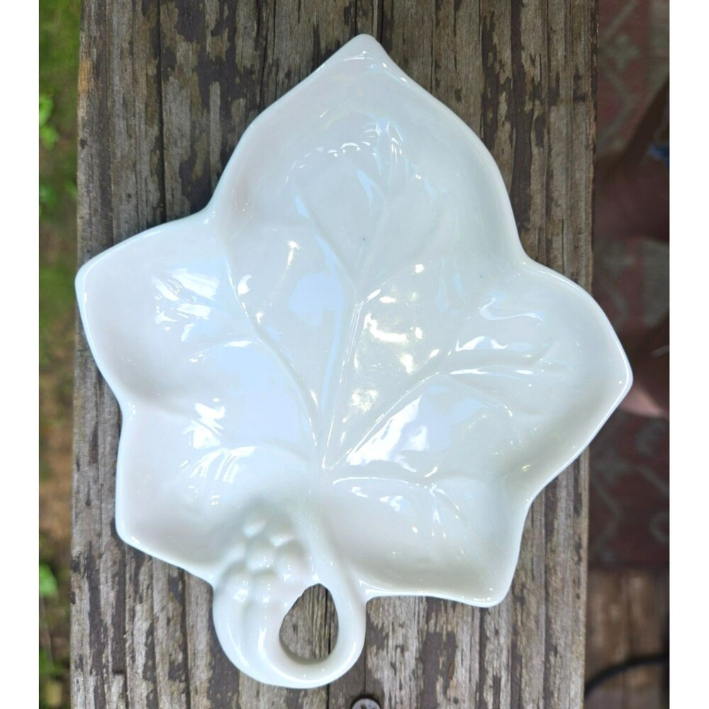 Vintage Lillian Vernon 1987 White Porcelain Leaf & Grape Dish / Ring Dish (5.5"
